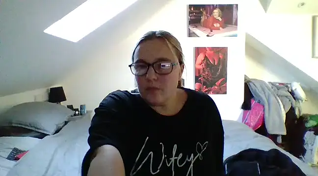 scrummymummy2 online show from 12.19.24