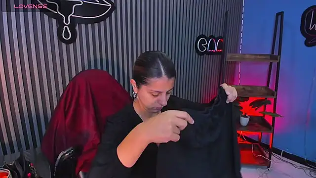 Nahiajhonson  online show from 02.26.26