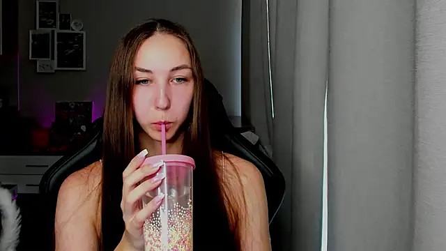 Snapshot of Sm0ly chatting on 06.28.26 Sm0ly online show from 06.28.26