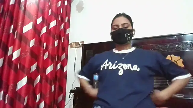 Snapshot of mariyaqueen chatting on 03.11.25 mariyaqueen online show from 03.11.25