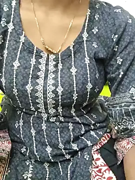 Snapshot of mariyaqueen chatting on 10.19.25 mariyaqueen online show from 10.19.25