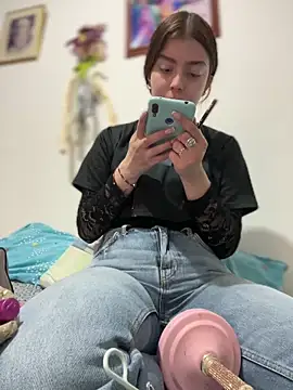 Cloew Marz online show from 04.10.26