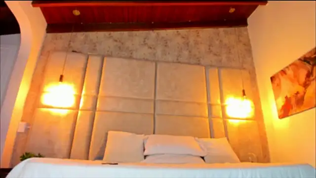 AlessiaLondon online show from 01.26.25