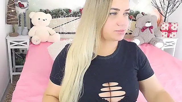 Snapshot of MilenaMiler_X chatting on 01.04.25 MilenaMiler X online show from 01.04.25