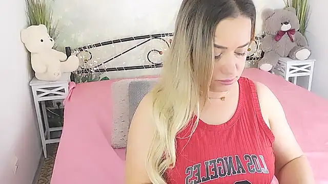 Snapshot of MilenaMiler_X chatting on 02.27.25 MilenaMiler X online show from 02.27.25