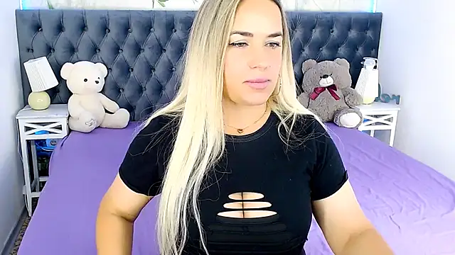 Snapshot of MilenaMiler_X chatting on 09.15.25 MilenaMiler X online show from 09.15.25