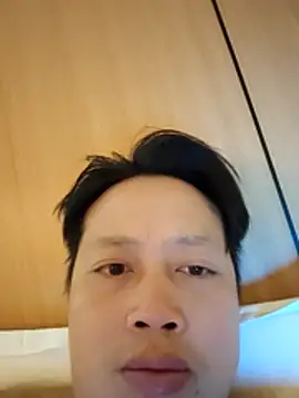ZHU520520 online show from 05.05.26