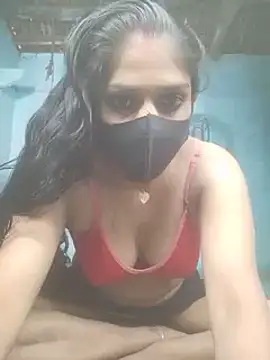 Snapshot of haymona chatting on 02.14.25 haymona online show from 02.14.25