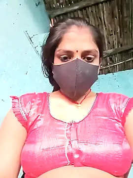 Snapshot of haymona chatting on 03.15.25 haymona online show from 03.15.25