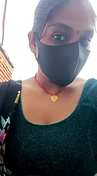 Snapshot of haymona chatting on 03.18.25 haymona online show from 03.18.25