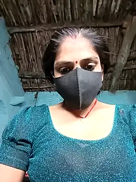 Snapshot of haymona chatting on 03.18.25 haymona online show from 03.18.25