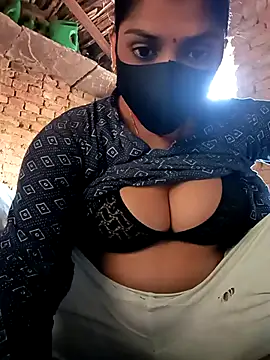 Snapshot of haymona chatting on 12.04.25 haymona online show from 12.04.25