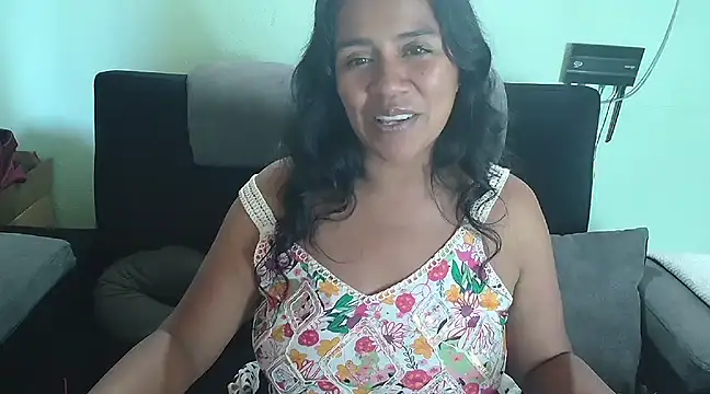 Snapshot of saggil23 chatting on 12.11.24 saggil23 online show from 12.11.24