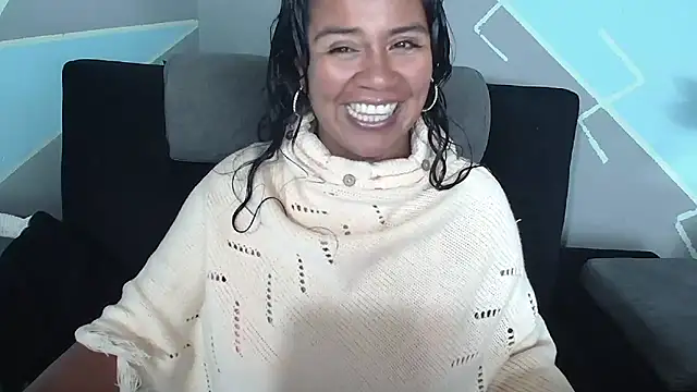 Snapshot of saggil23 chatting on 10.19.25 saggil23 online show from 10.19.25