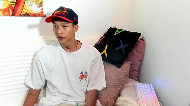 Snapshot of TommyGun_22 chatting on 10.29.25 TommyGun 22 online show from 10.29.25