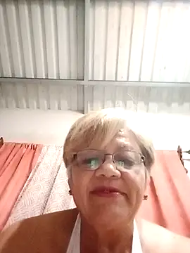 Madrastrahot69 online show from 10.01.25