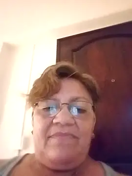 Madrastrahot69 online show from 10.29.25