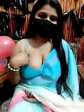 Snapshot of Hotty-simran chatting on 02.11.25 Hotty-simran online show from 02.11.25