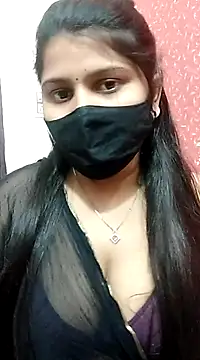 Snapshot of Hotty-simran chatting on 03.08.25 Hotty-simran online show from 03.08.25