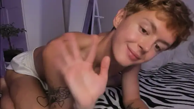 agelandreww online show from 10.26.25