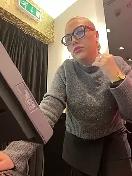 Arabellalee23 online show from 02.10.25