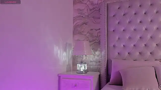 Snapshot of Kev_jenner chatting on 03.22.25 Kev jenner online show from 03.22.25