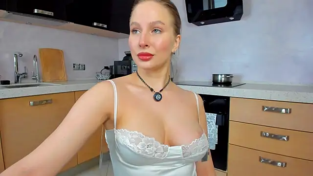 Snapshot of AnnLevine chatting on 06.27.26 AnnLevine online show from 06.27.26