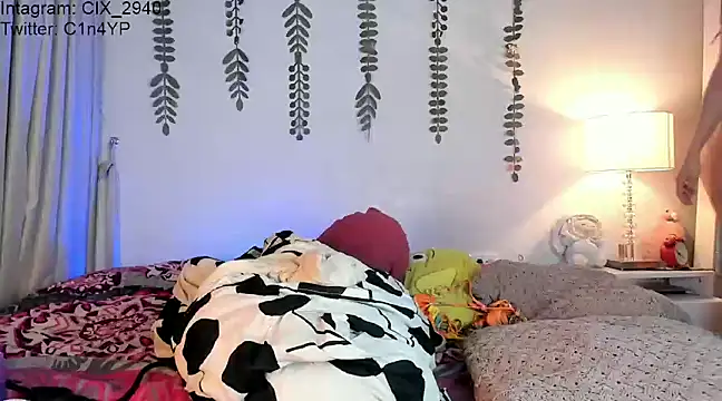 halseycox    online show from 12.18.24