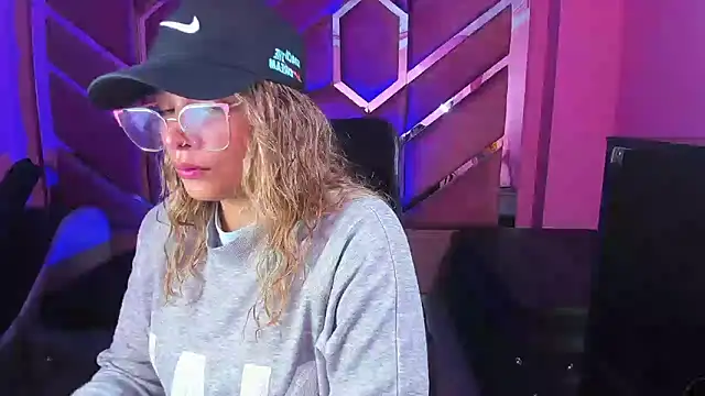 Olivia Fox69 online show from 02.18.25