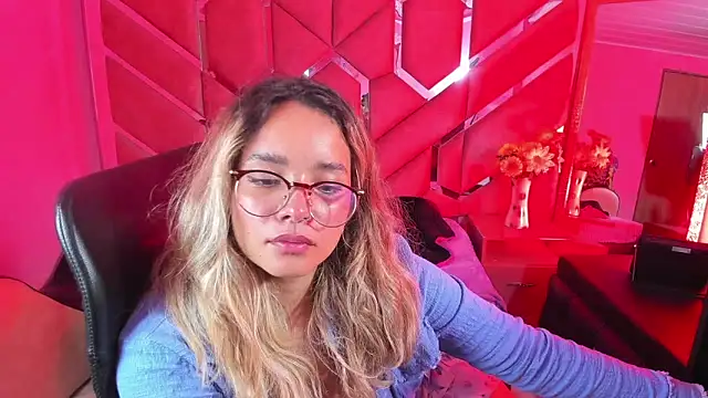 Olivia Fox69 online show from 10.28.25