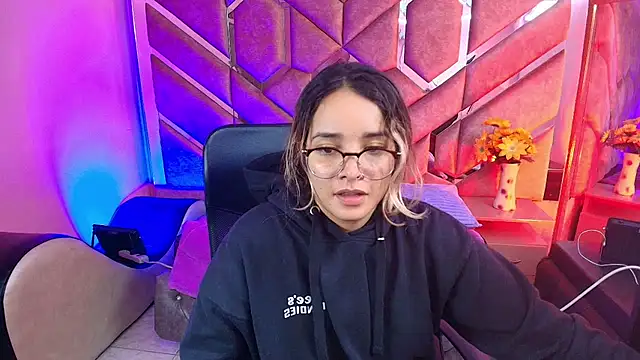 Olivia Fox69 online show from 12.16.25