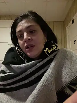 kriztal pretty online show from 12.13.25