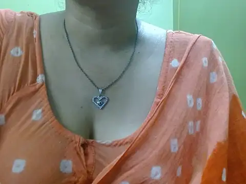 LOVERIAKOL online show from 04.21.26