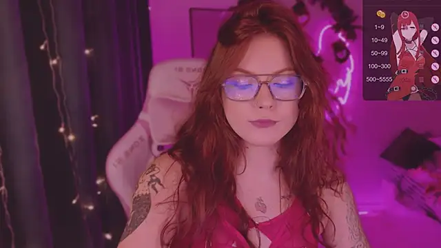 Snapshot of Elsie_Ginger chatting on 12.23.24 Elsie Ginger online show from 12.23.24