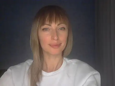 Snapshot of EffectMaya chatting on 01.08.26 EffectMaya online show from 01.08.26