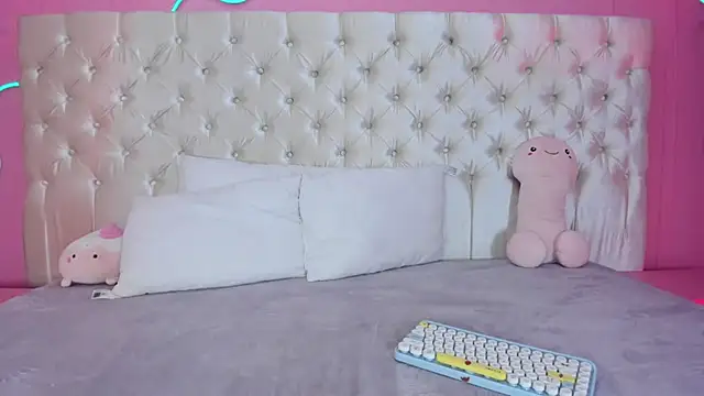 Julieta Cortes   online show from 02.02.26