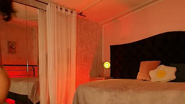 Julieta Cortes   online show from 04.17.26