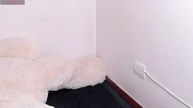 Snapshot of rousesuly chatting on 01.18.25 rousesuly online show from 01.18.25