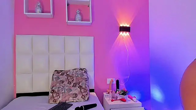 Alanna hot3 online show from 11.16.25