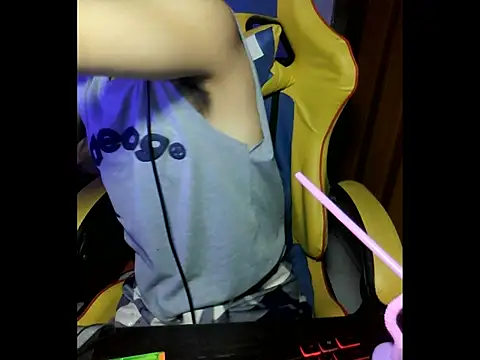 cloudyth1994 online show from 11.20.25