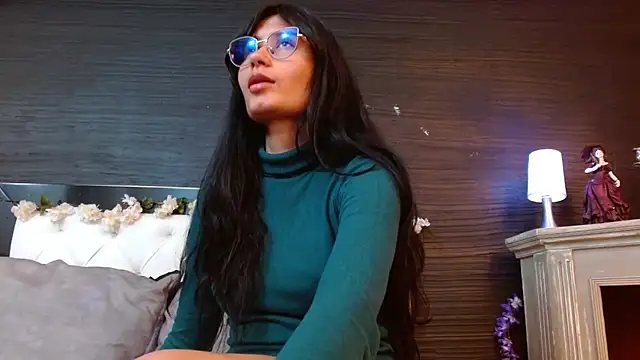 NayeCloud online show from 03.15.25