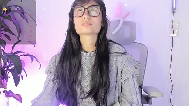 NayeCloud online show from 04.03.26