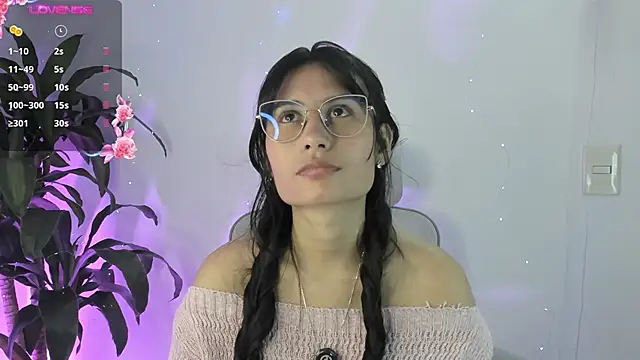 NayeCloud online show from 04.07.26