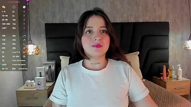 Snapshot of Sabrina_Lennox chatting on 02.17.25 Sabrina Lennox online show from 02.17.25