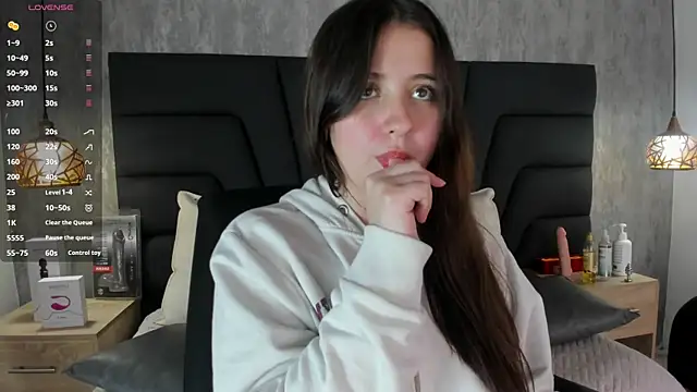 Snapshot of Sabrina_Lennox chatting on 03.13.25 Sabrina Lennox online show from 03.13.25