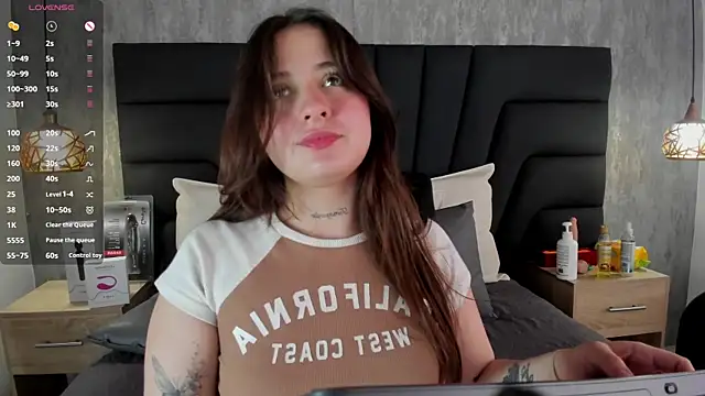 Snapshot of Sabrina_Lennox chatting on 03.14.25 Sabrina Lennox online show from 03.14.25