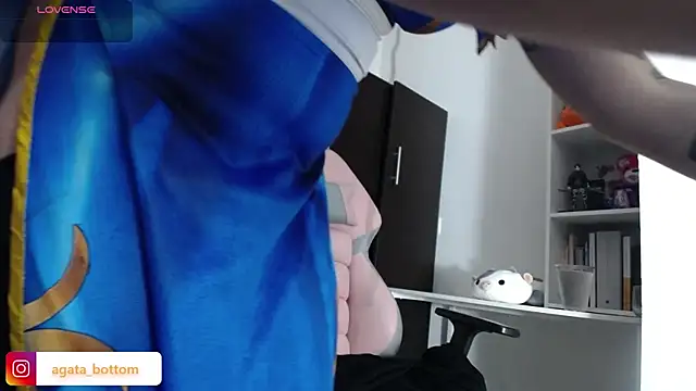 NewAgatha Bolton online show from 02.28.25