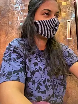 Snapshot of HaaniKaur chatting on 01.06.25 HaaniKaur online show from 01.06.25