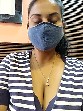 Snapshot of HaaniKaur chatting on 01.16.25 HaaniKaur online show from 01.16.25