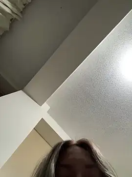 Snapshot of xLadyScarlettx chatting on 01.08.25 xLadyScarlettx online show from 01.08.25